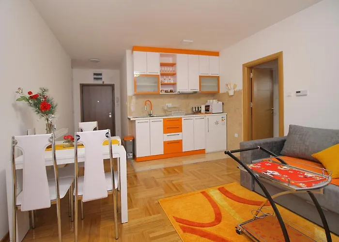 アパート Jony Lux Center ズラティボール